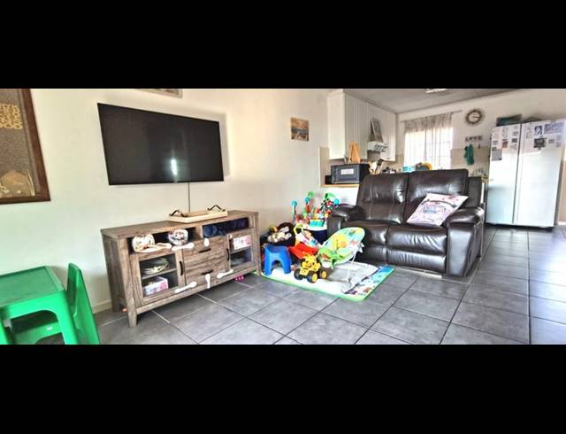 2 BEDROOM COMPLEX FOR SALE IN AMBERFIELD